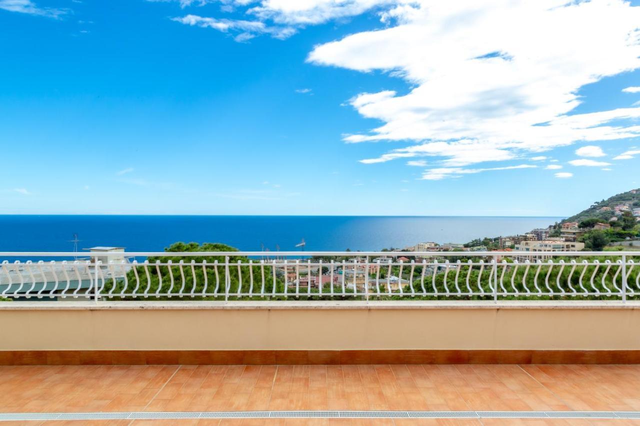 168B - La Terrazza Sul Mare, Casa A 10 Minuti Da Spiaggia, Parcheggio Privato Gratis Sanremo Eksteriør billede